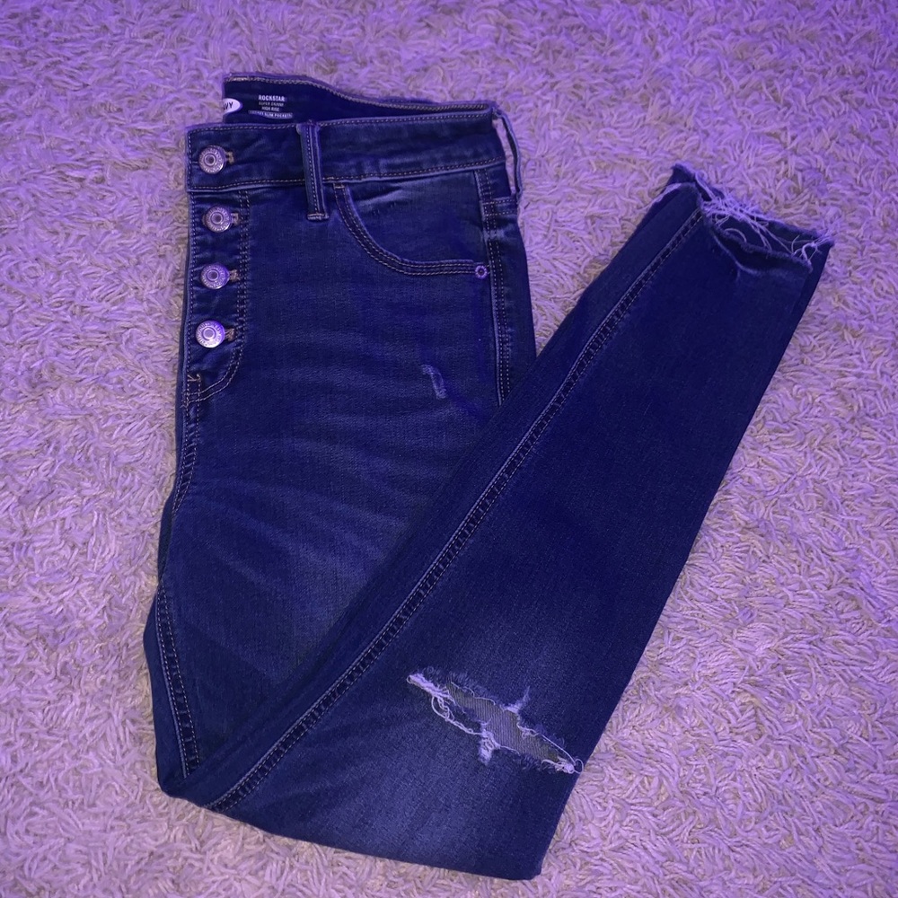 oldnavy ripped blue jeans